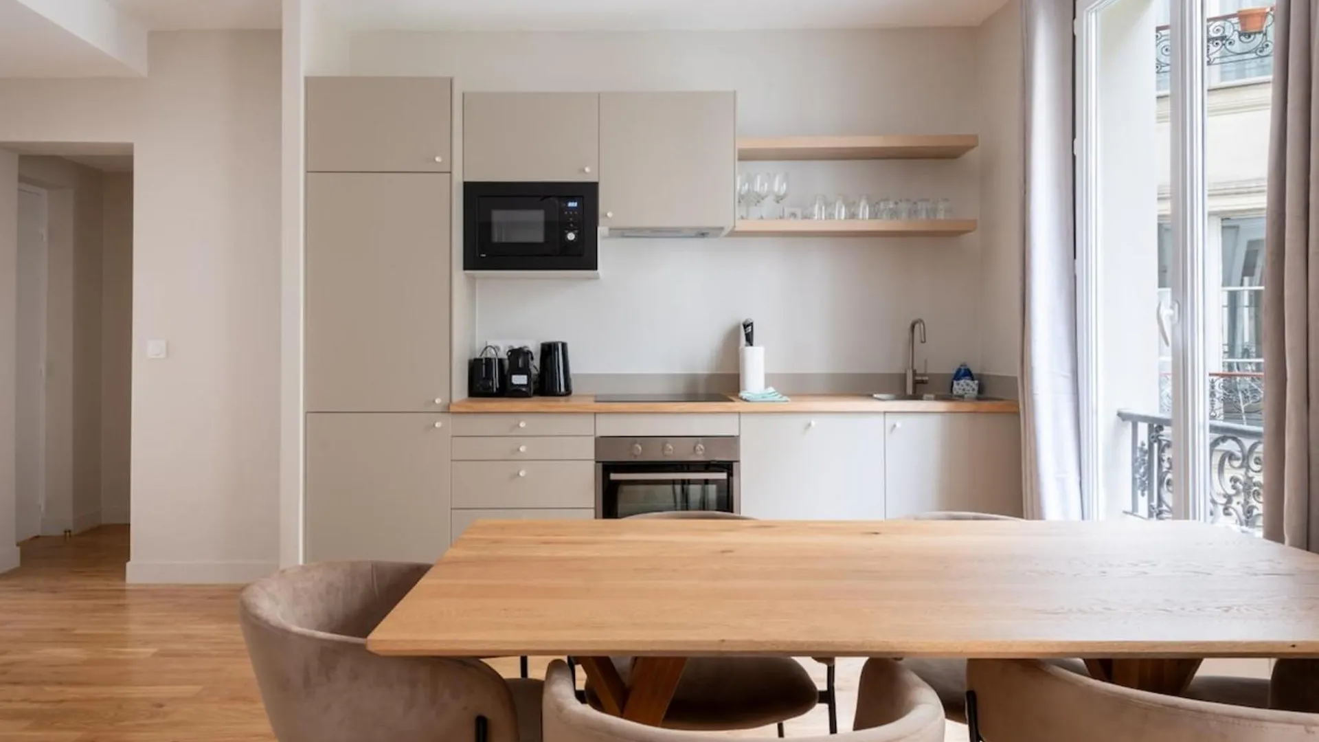 Luxe State Of The Art Suite Near Montmartre Paris France