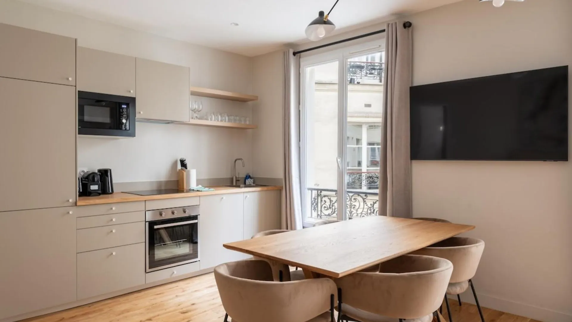 Luxe State Of The Art Suite Near Montmartre Paris Apartment