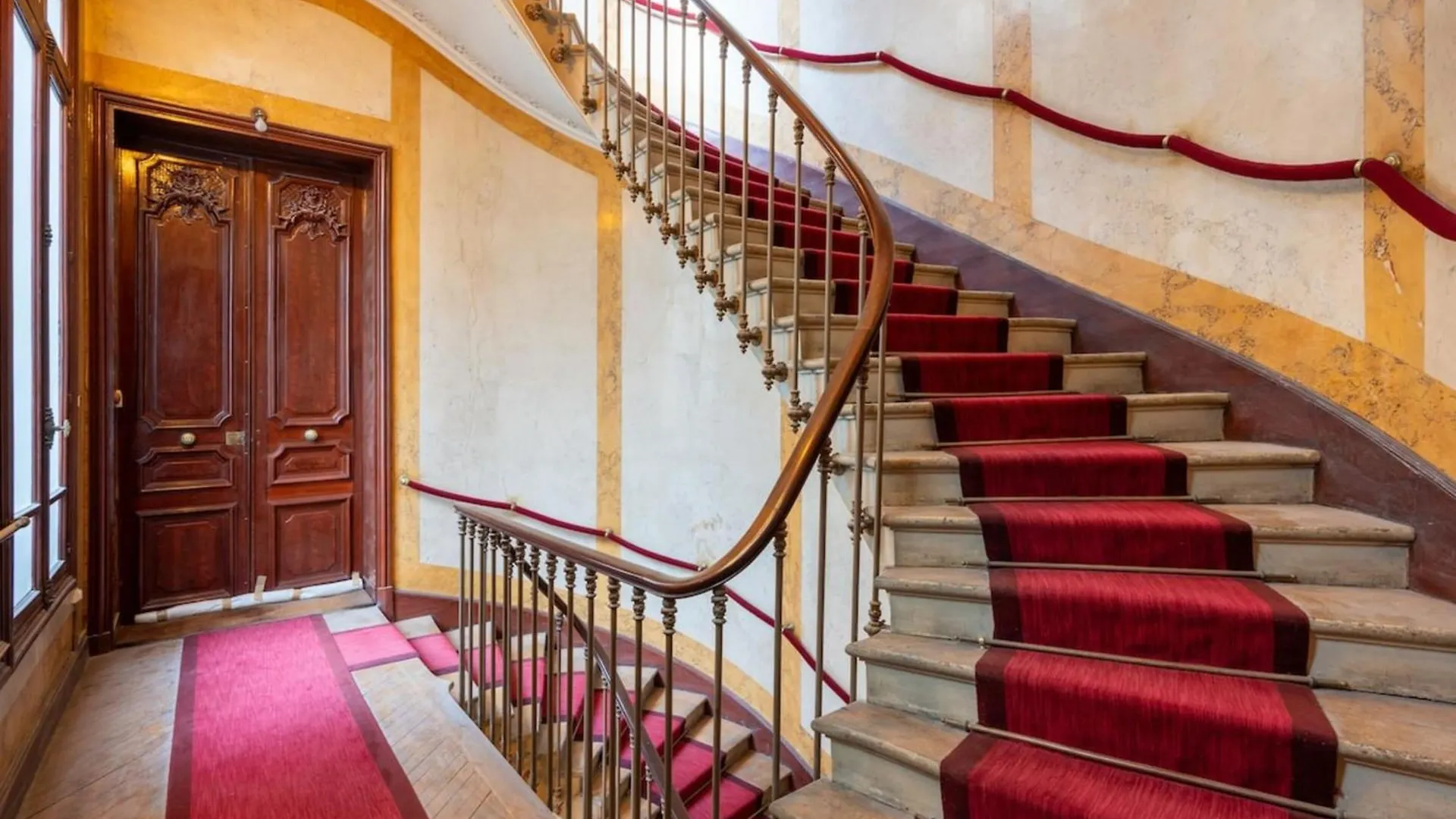 Luxe State Of The Art Suite Near Montmartre Paris France