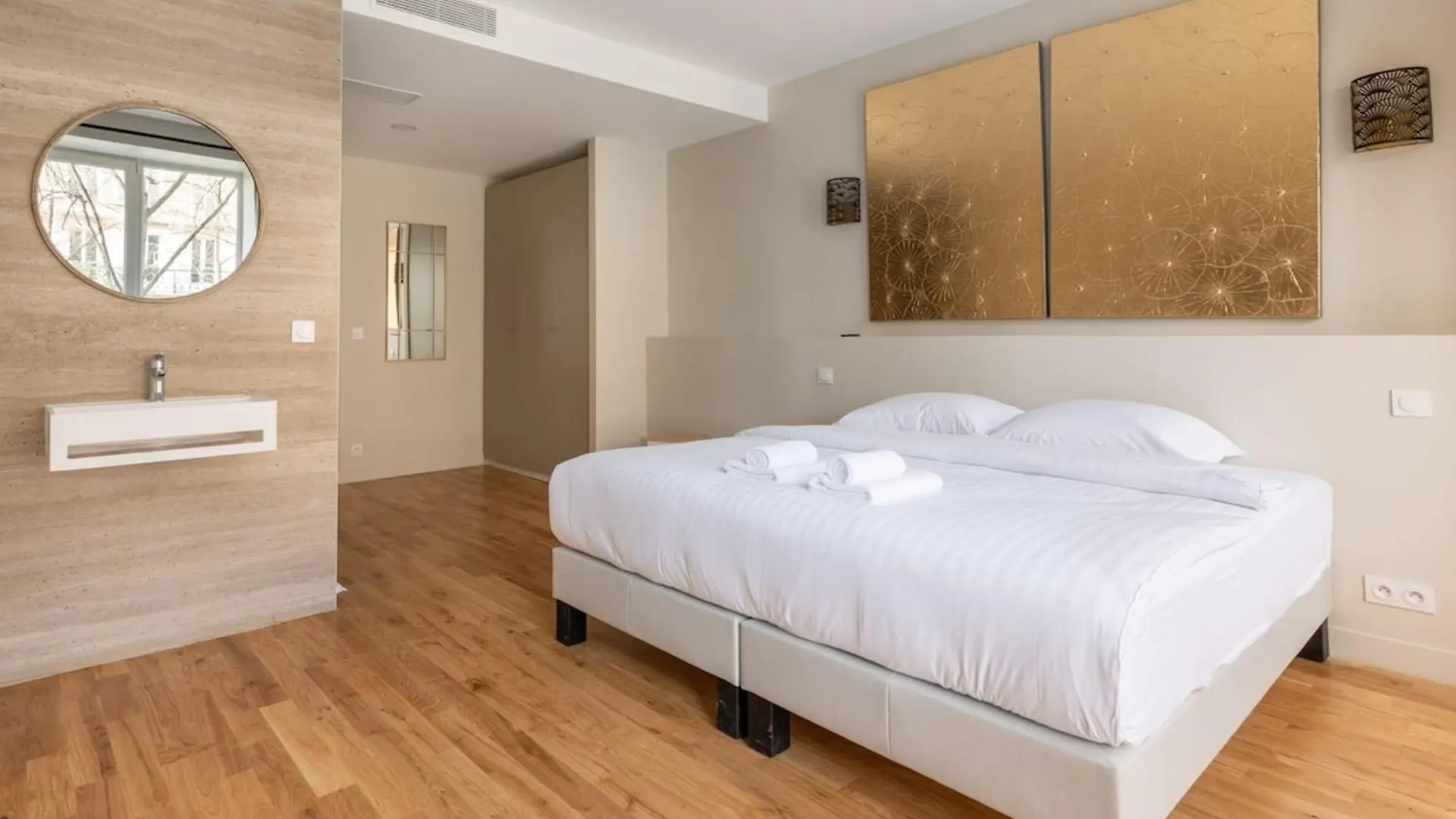 Apartment Luxe State Of The Art Suite Near Montmartre Paris France