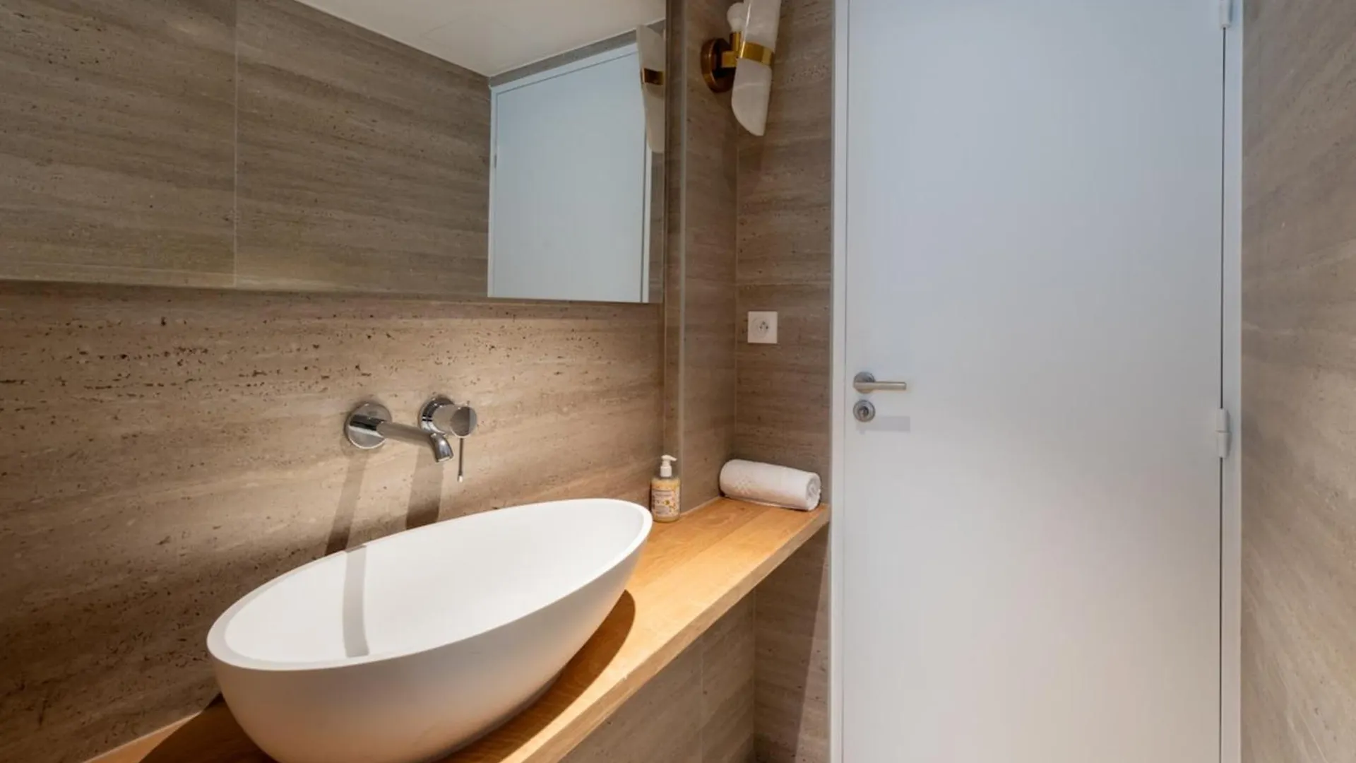 Luxe State Of The Art Suite Near Montmartre Paris 0*,  France