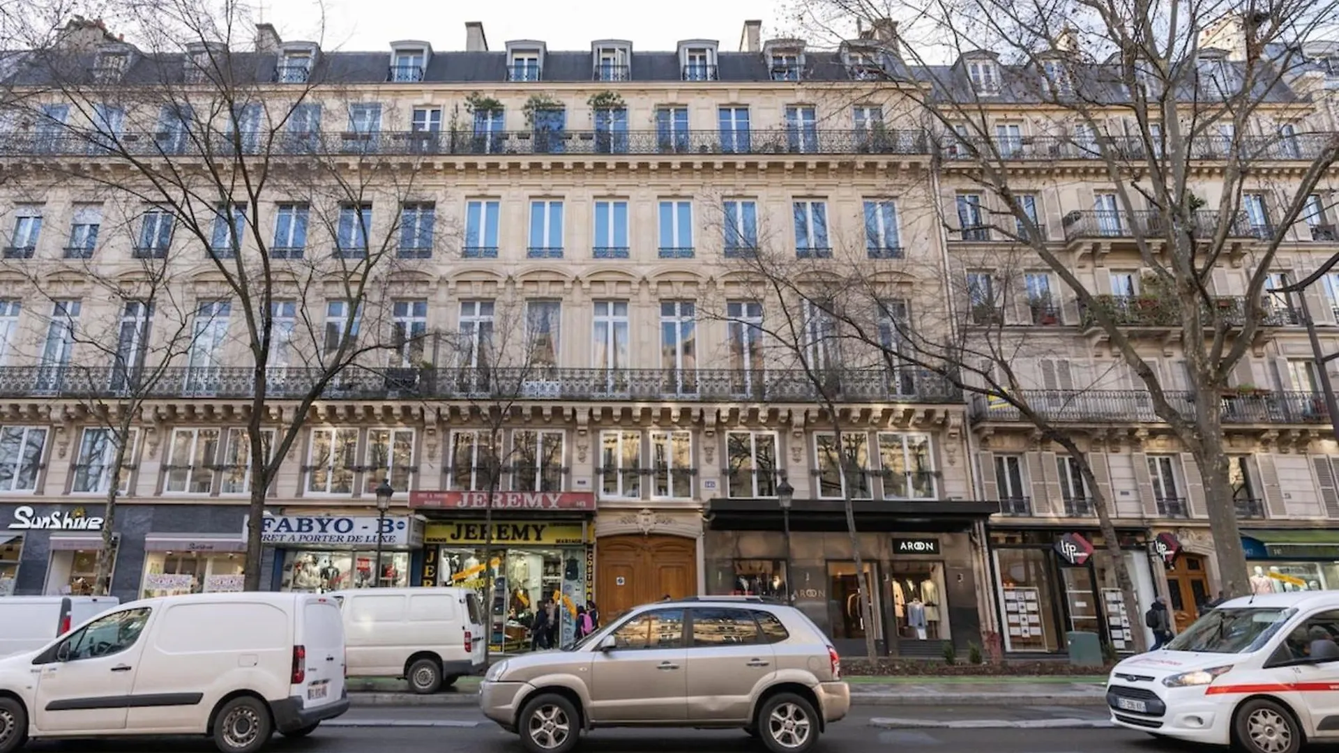 Luxe State Of The Art Suite Near Montmartre Paris 0*,  France